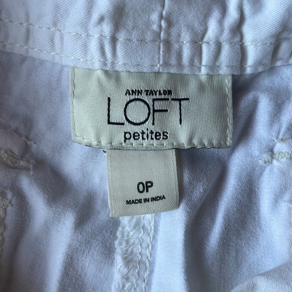 Bermuda length canvas shorts - Picture 6 of 7